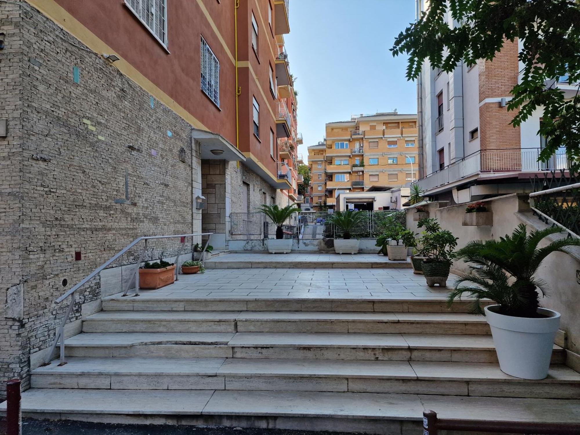 Vatican Station, Rome